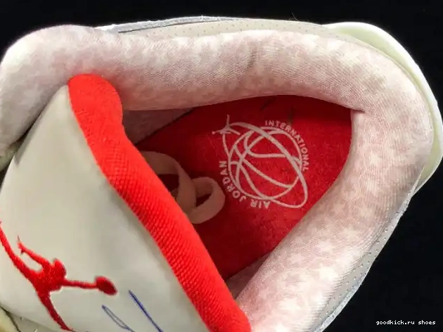 Retro red mens Jordan GAME